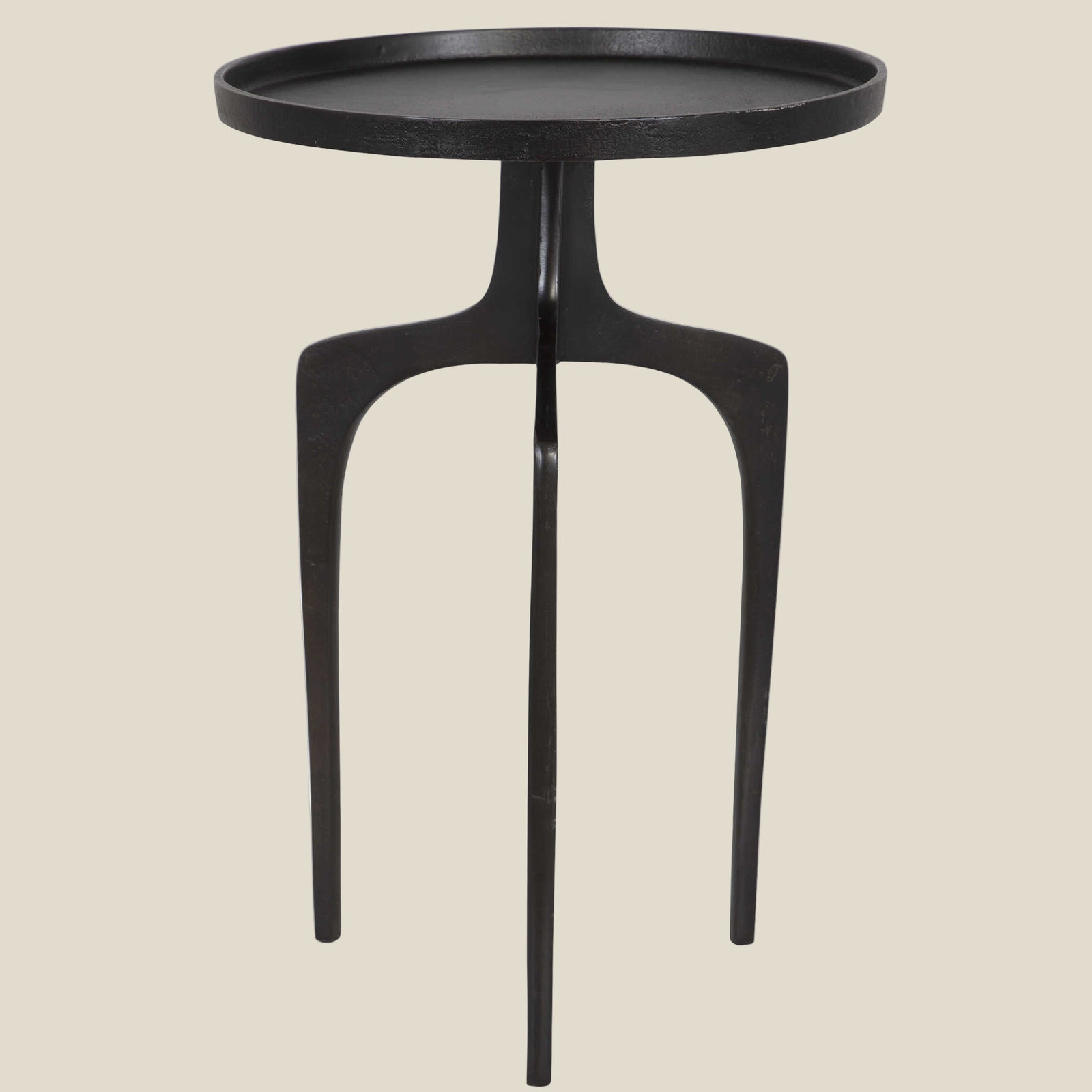 Accent, black cast aluminum, 15" diam